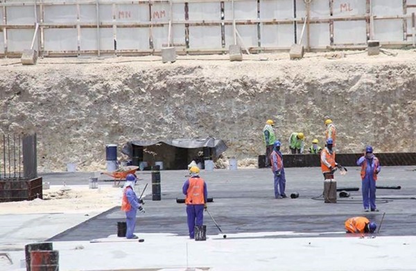 أتفاق بين "العمل " و"المقاولين " ينهي مشاكل عمالة الانشاءات 