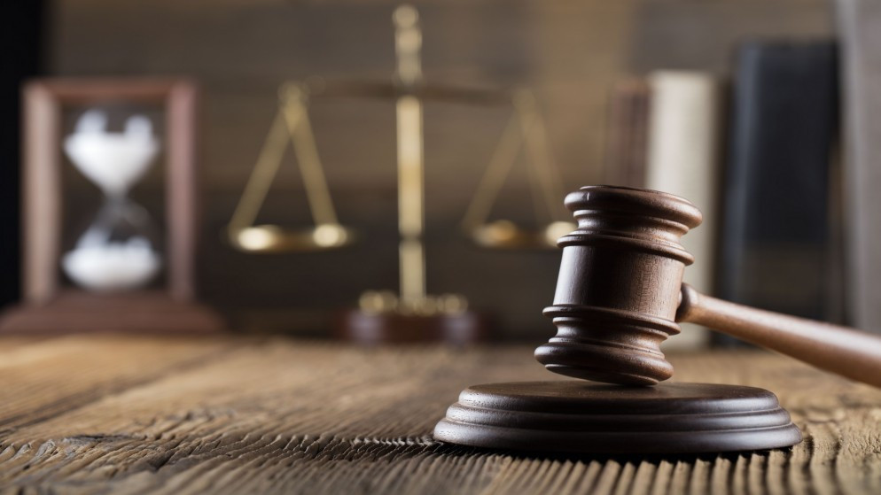 الحكومة "الإسرائيلية" تتحدى المحكمة العليا بشأن قرار يتعلق بالهيئة الناظمة للبث