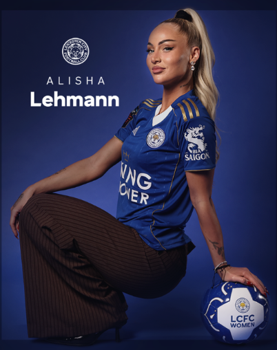 أجمل لاعبة كرة قدم في العالم تغلق صفحة "كومو" وتعلن عن ناديها الجديد