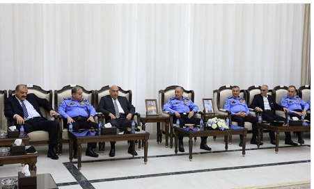 مدير الأمن العام يكرم عددا من الضباط المتقاعدين برتبة لواء