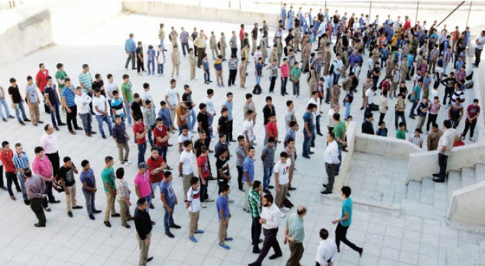 التربية: دوام على فترتين أو بالتناوب بالمدارس الحكومية