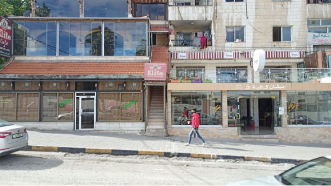 بعد منع تقديم الأرجيلة: تسريح مئات الموظفين من مقاهي إربد وخسائر بالملايين
