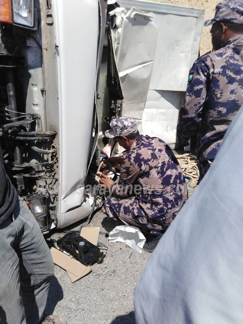 بالصور  .. وفاة شخص إثر حادث تدهور بمحافظة الكرك