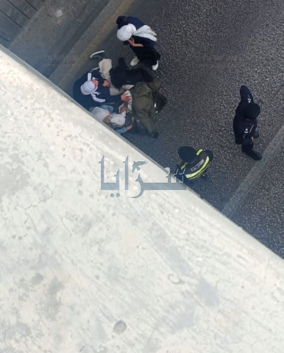 بالفيديو ..  إصابة فتاة إثر سقوطها من أعلى نفق عبدون 