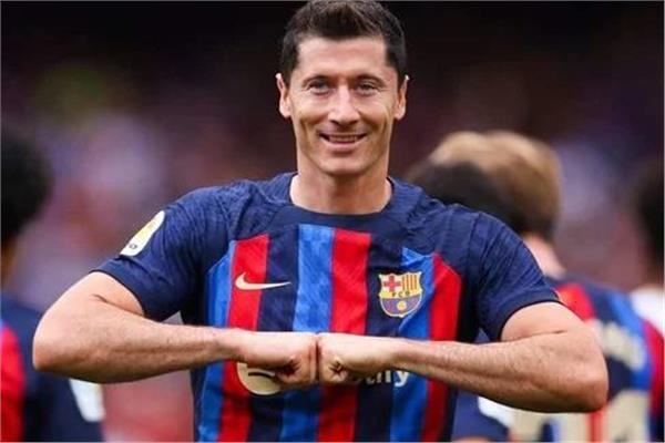 ليفاندوفسكي يقود هجوم برشلونة ضد أتلتيكو مدريد 