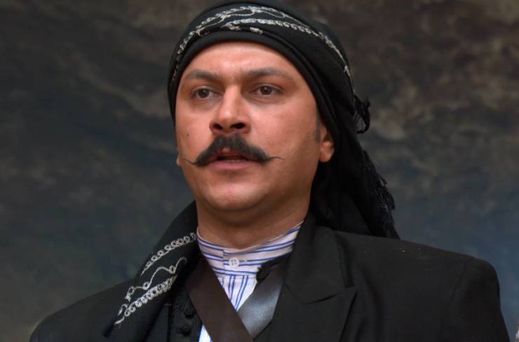 "صورة"  ..  شاهد من هو والد الممثل الشهير 'معتز'!