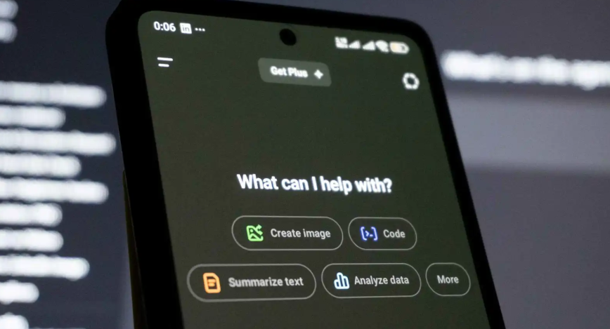 بين المجاملة والتهديد ..  ما الطريقة المثلى لمخاطبة روبوتات الدردشة؟ 