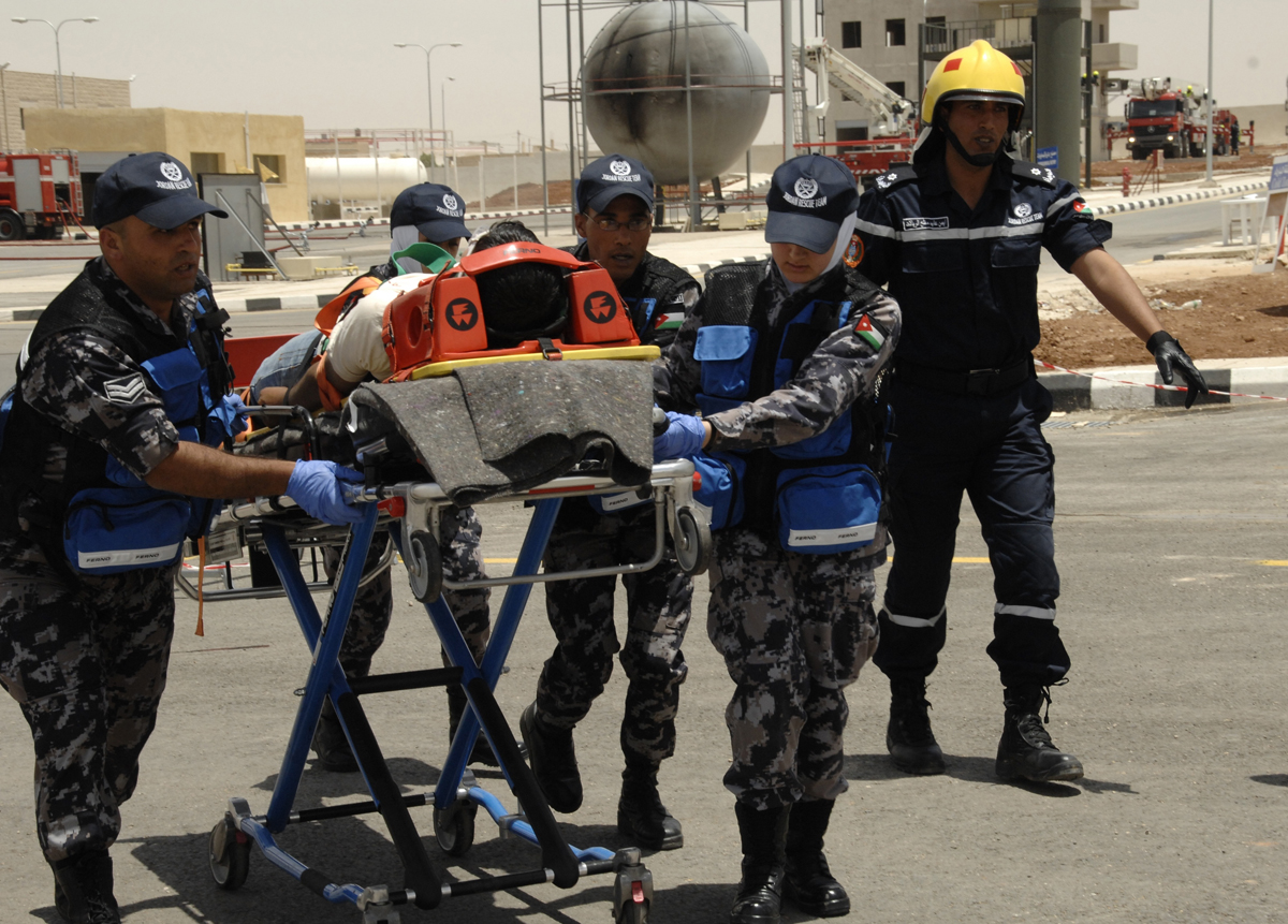 وفاة واصابة بتدهور مركبة سياحية على طريق إربد