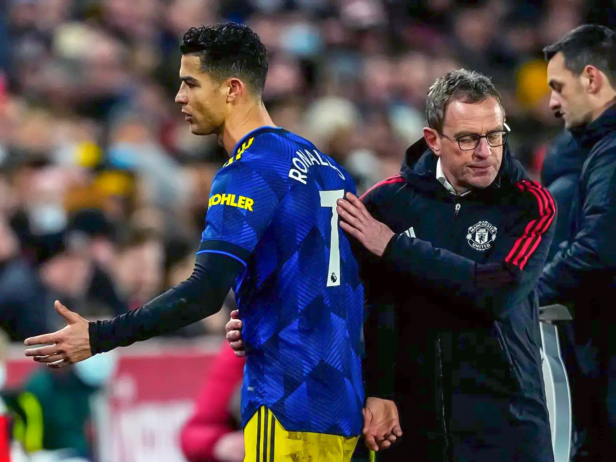 مدرب مانشستر يونايتد السابق يحارب رونالدو عن طريق تشيلسي