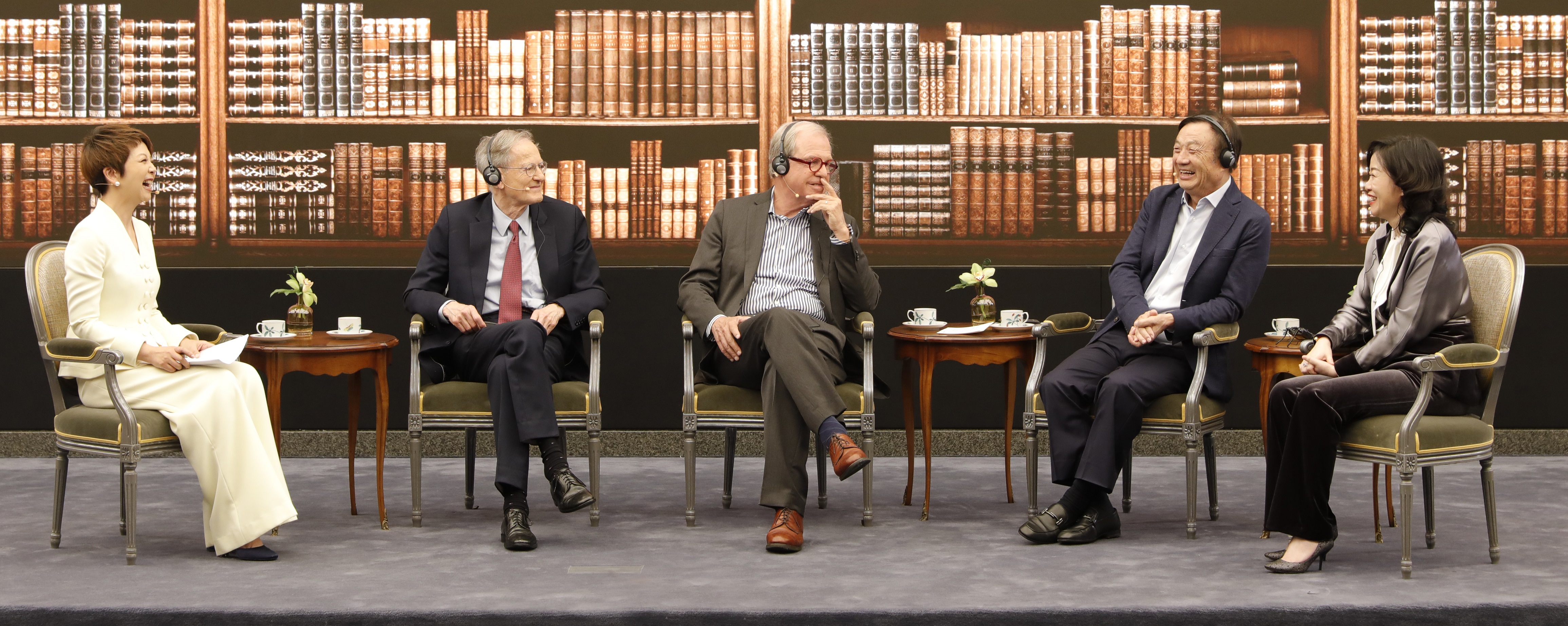 مؤسس هواوي في حوار مفتوح مع أمريكيين بارزين في عالم التكنولوجيا 