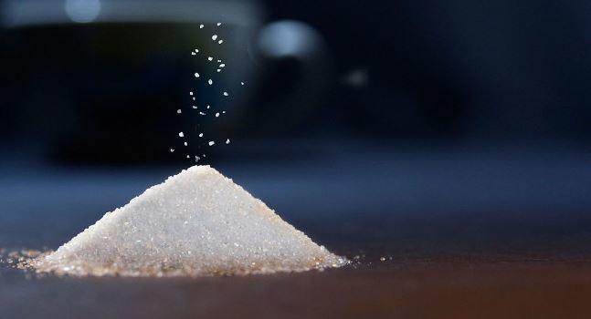 5 وصفات طبيعية سهلة للإقلاع عن إدمان السكر