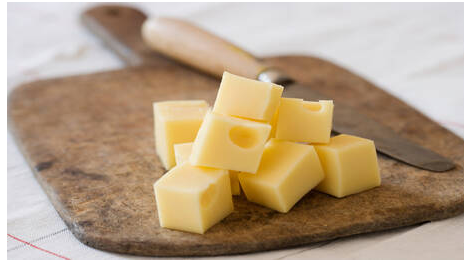 دراسة تكشف علاقة غير متوقعة بين الجبن وصحة الدماغ