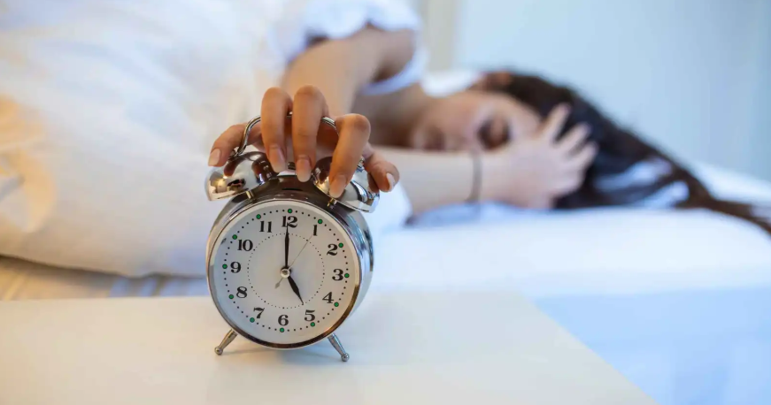 أسطورة الـ5 صباحاً ..  لماذا لا يضمن الاستيقاظ مبكراً النجاح للجميع؟
