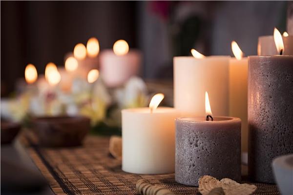 هل تؤثر الشموع المعطرة على جودة الهواء؟ خبراء يجيبون