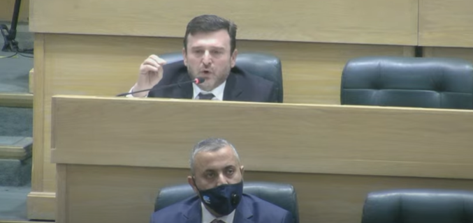 النائب العمري: أقسم أن لا أحد من الوزراء يرضى أن يتعالج في المستشفيات الحكومية ..  فمن أمن العقاب أساء الأدب