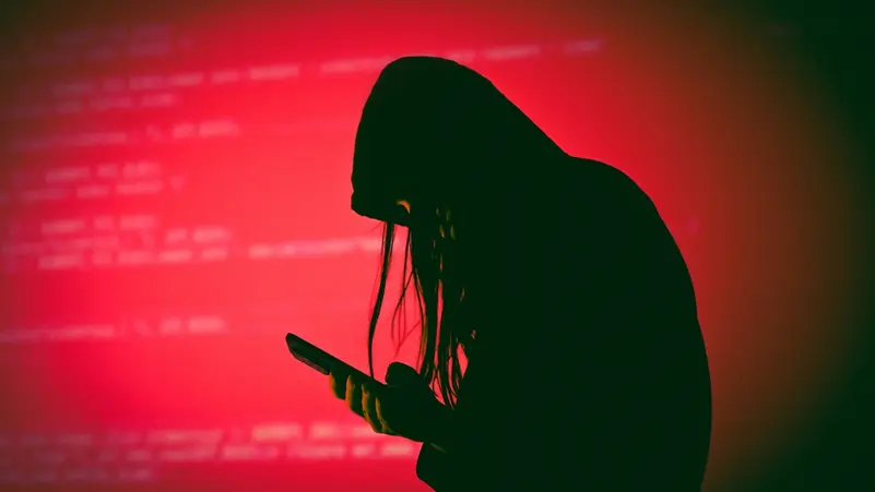 هوس عاطفي مفرط ..  ظاهرة تتفاقم عالميا بسبب مواقع التواصل الاجتماعي