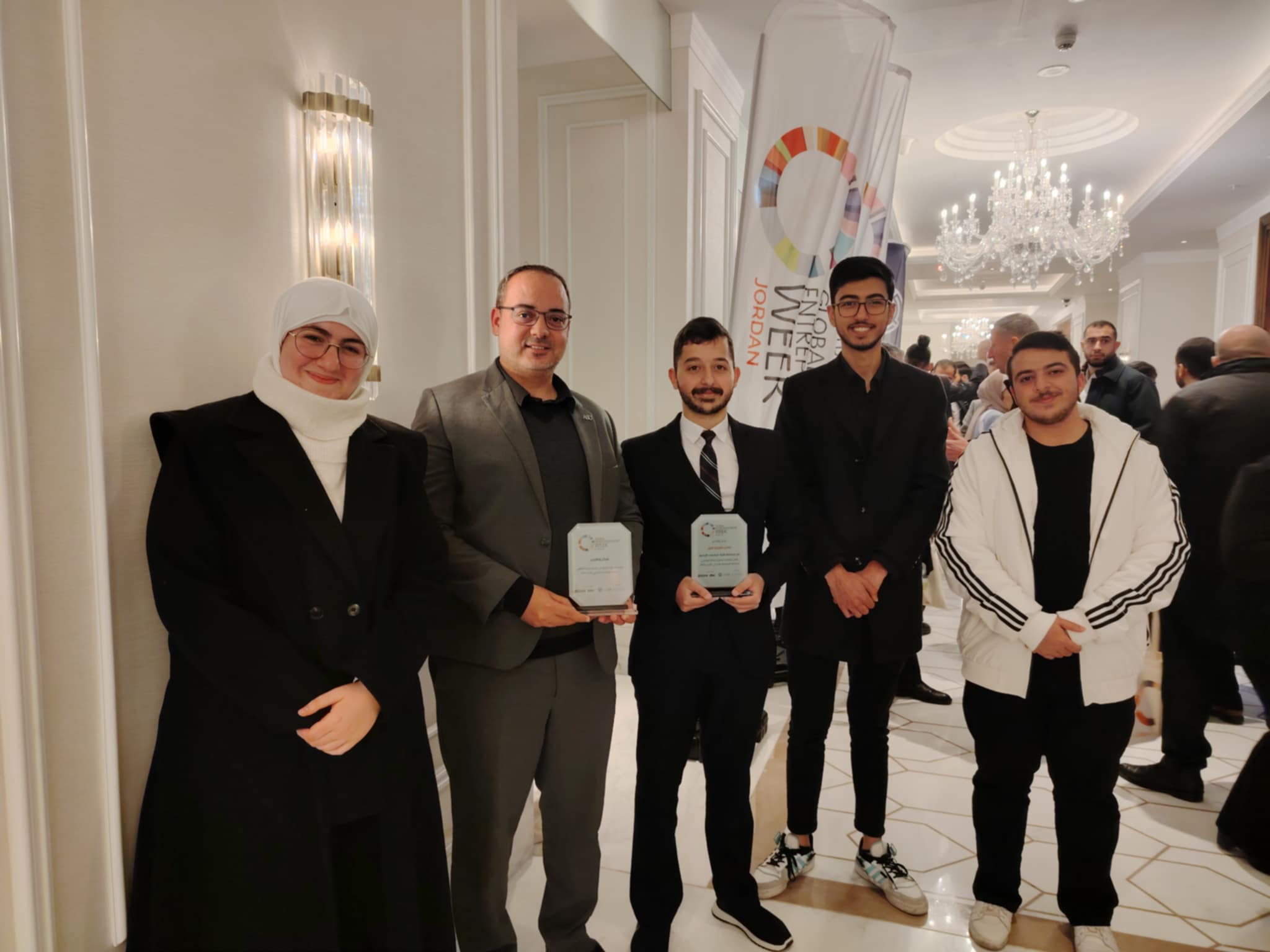 رياديون التطبيقية يحصدون المركز الأول في مسابقة الريادة على مستوى الجامعات الأردنية