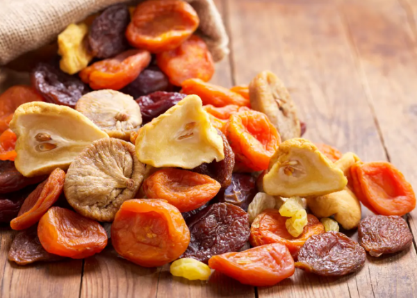 فواكه طبيعية ومجففة غنية بالحديد