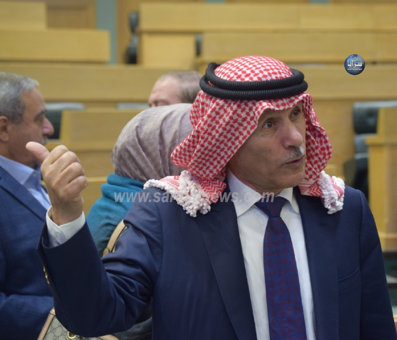 النائب العرموطي : رئيس وزراء سابق ضغط لإدخال ملابس نسائية "مسرطنة"