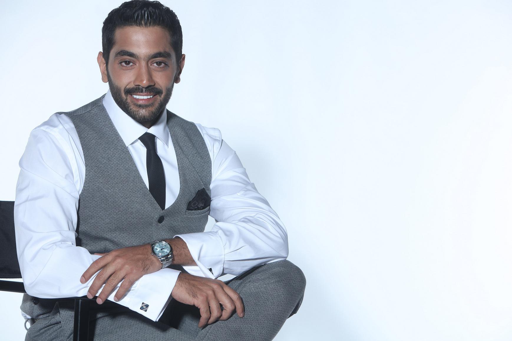 أحمد فلوكس يوجه رسالة شكر لطليقته ويقارنها بتجربته المريرة مع سيدة من قاع المجتمع