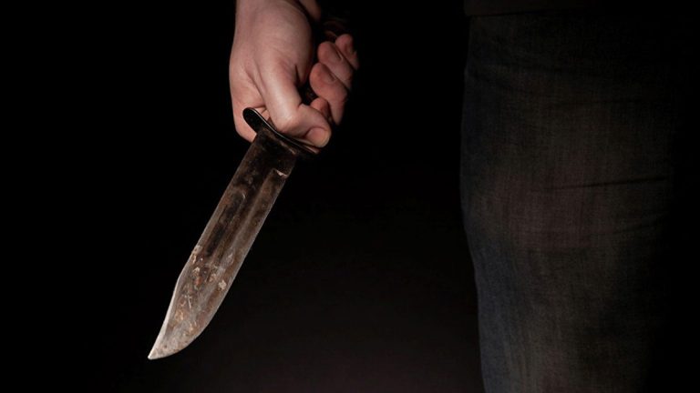 موظف كويتي يهدد مسؤوله بالقتل بسبب إجازة