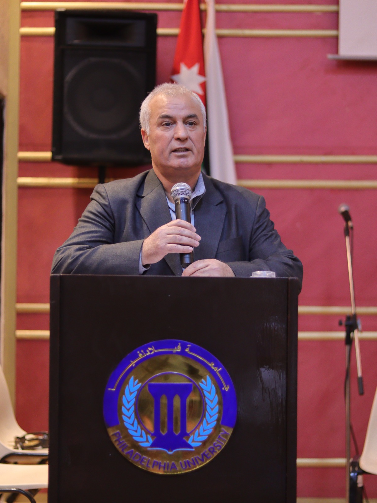 الجراح يرحب بالطلبة المستجدين في انطلاقة العام الأكاديمي الجديد