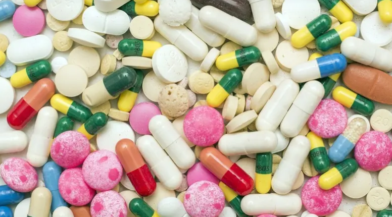 طبيب يُحذّر: 5 أدوية يومية تُلحق الضرر بقلبك