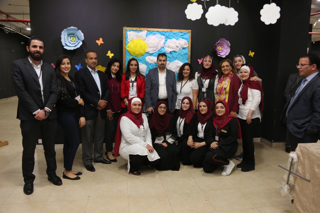 معرض للوسائل التعليمية والاشغال الفنية بجامعة البترا