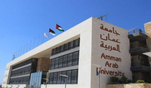 استشاري العلوم التربوية والنفسية" في "عمان العربية" يبحث تطوير الخطط الدراسية