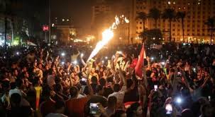 ماذا يعني نُزول المُحتجّين إلى الشوارع والميادين في مُدن مِصريةٍ كبرى  ..  ولماذا لم يقطع الرئيس السيسي زيارته إلى الأمم المتحدة؟ 