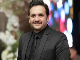 بسبب مشهد حذاء ..  ممثل مصري يتسبب في غضب كويتي