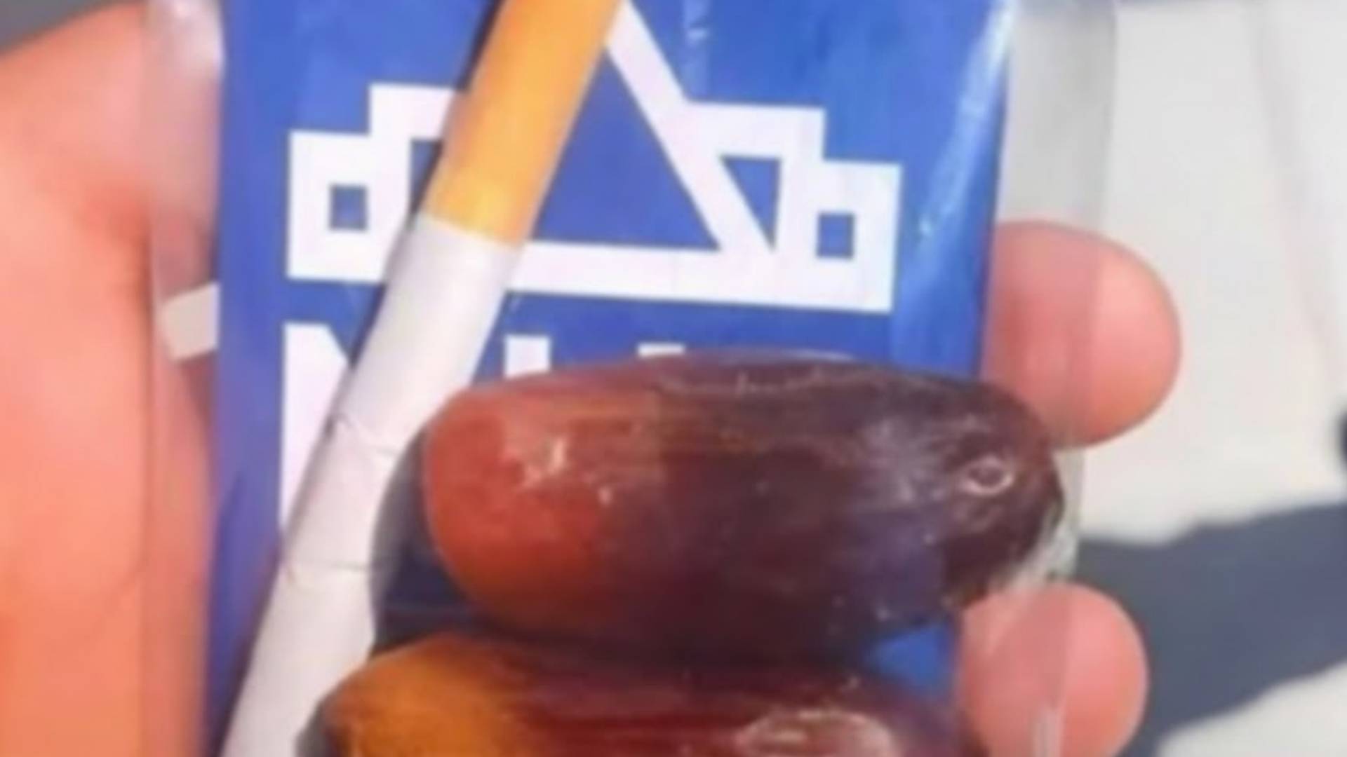 "إفطار بطعم الخيانة" ..  كيف دس الاحتلال "سم المخابرات" في حبات تمر الجائعين بغزة؟