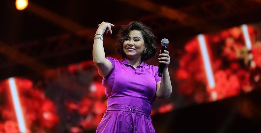   نوال الزغبي: شيرين عبد الوهاب أكيد محسودة