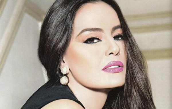 شريهان توجه رسالة لدنيا سمير غانم "أنتي ملاك مصري بديع" 