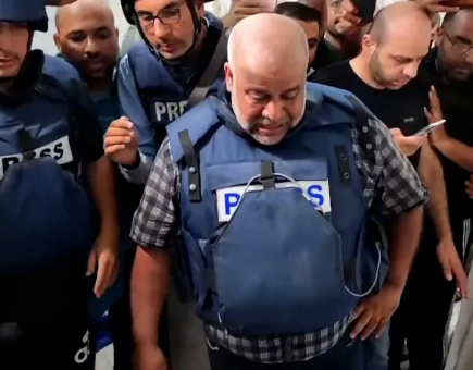 منح الصحفي الفلسطيني وائل الدحدوح جائزة حرية الصحافة لعام 2024