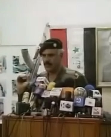 بالفيديو  ..  من هو محمود ذياب احد ابرز قادة صدام حسين و كيف واجه القاضي اثناء المحاكمة
