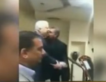 بالفيديو  ..  مشاجرة و ألفاظ خارجة بين مرتضى منصور مرشح الرئاسة المصرية وناقد رياضي .. 