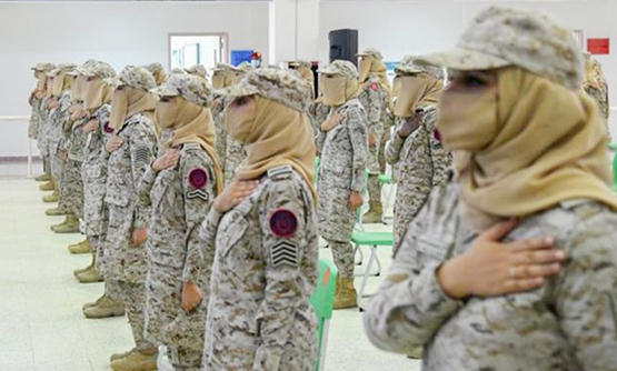 تخريج أول دفعة نسائية في القوات المسلحة السعودية  .. فيديو