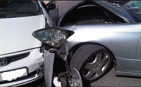 (7) إصابات اثر تصادم مركبتين على طريق كفرنجة الاغوار