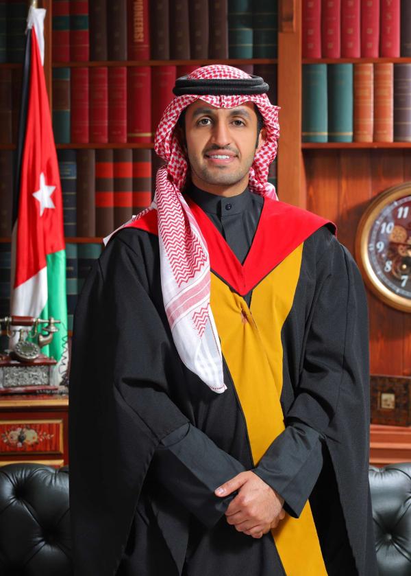 الدكتوراة لـ بدر كروز العجمي
