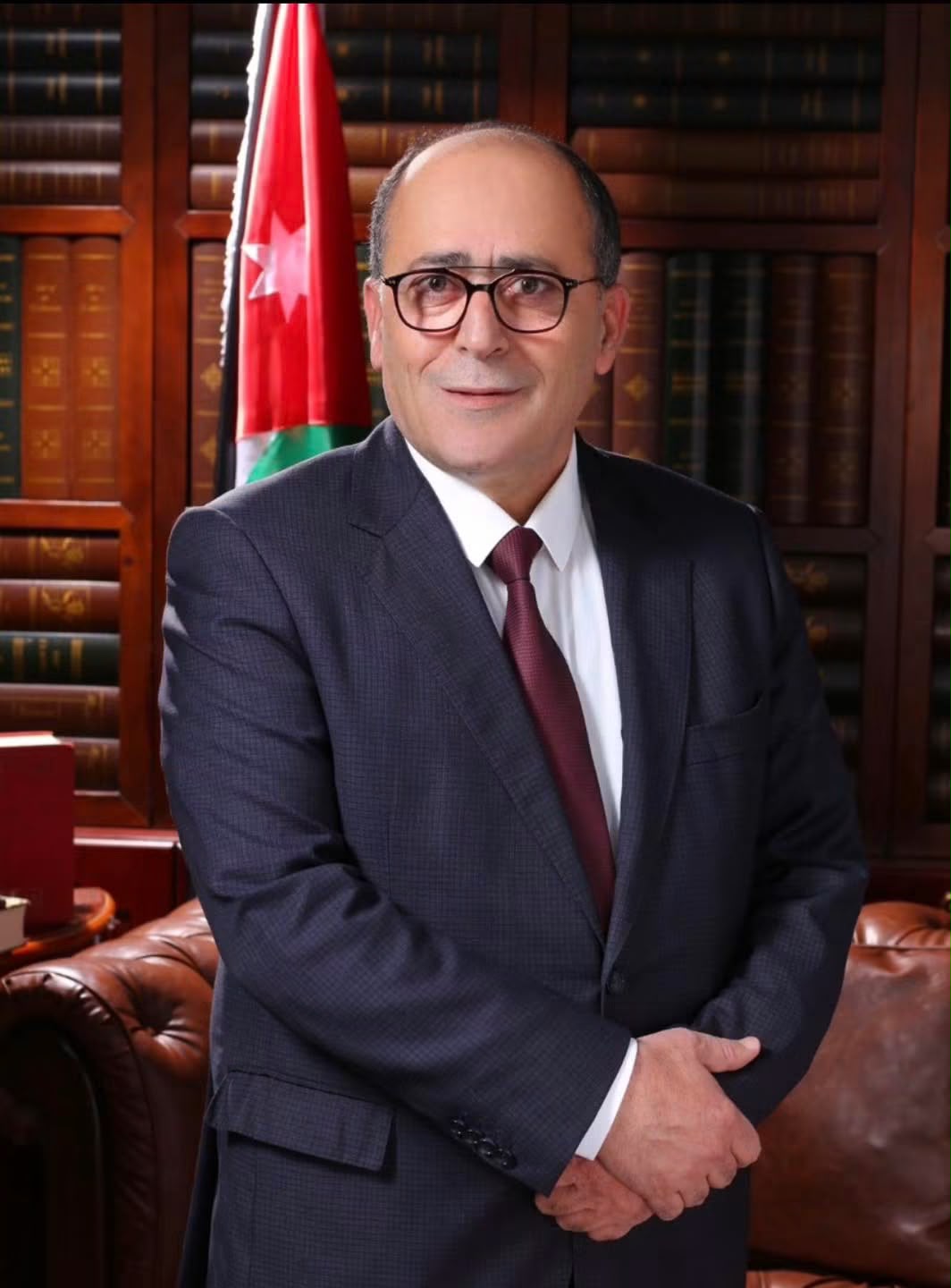 النائب السابق شرف الهياجنة يعلن مقاطعة السجاد الإيراني ويدعو التجار الأردنيين لقطع التعامل التجاري