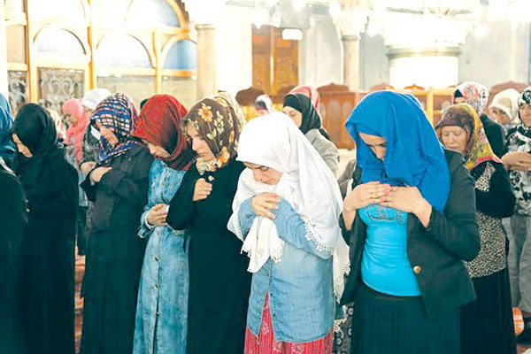 استثناء مصليات النساء من قرار فتح المساجد