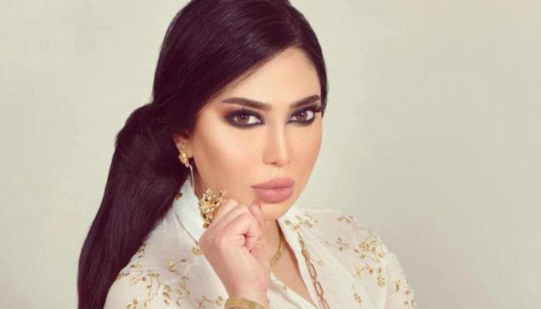 رنا الأبيض تقلد منى واصف وكاريس بشار - فيديو