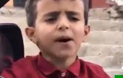 الفنان الصغير  ..  "موهبة ساحرة" من رحم المعاناة (فيديو)