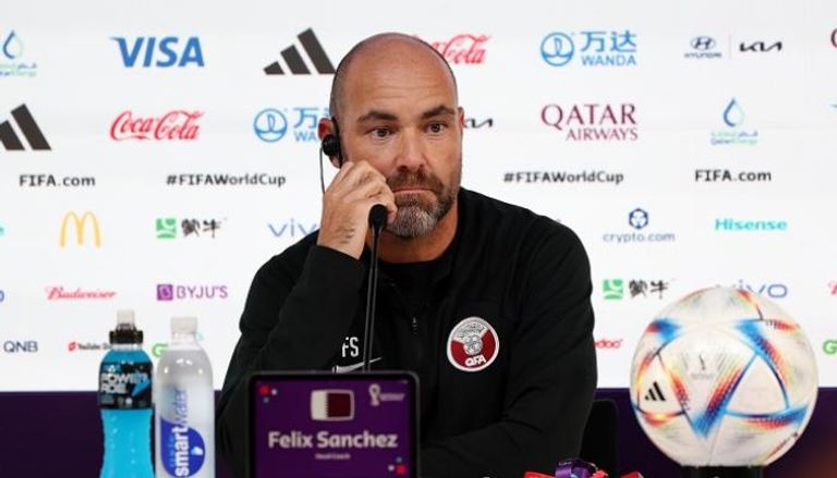 مدرب منتخب قطر يتحدى الواقع في افتتاح كأس العالم 2022