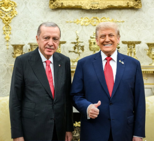 أردوغان لترمب: نسعى إلى حلول دبلوماسية في مضيق هرمز واليمن
