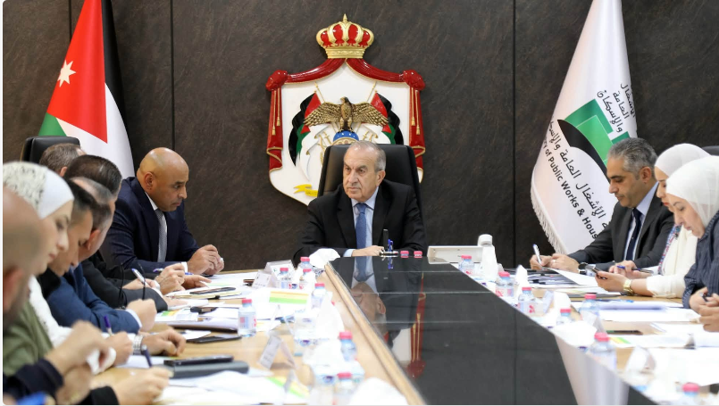 أبو السمن يوجّه برفع جاهزية مديريات الأشغال في المحافظات استعداداً لموسم الشتاء