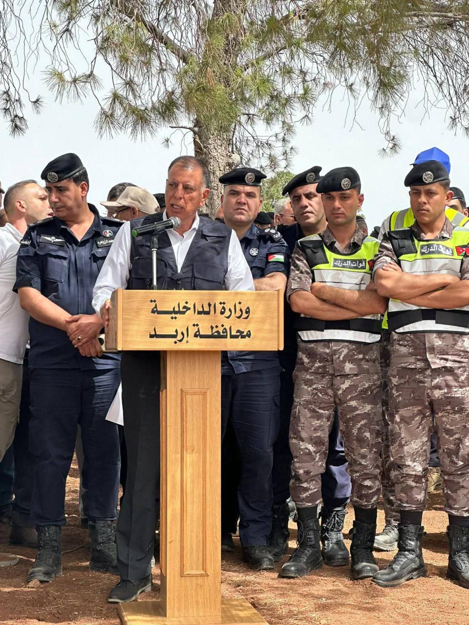 وزير الداخلية يدعو إلى الإبلاغ عن أي ممارسات قد تؤدي لإشعال الحرائق