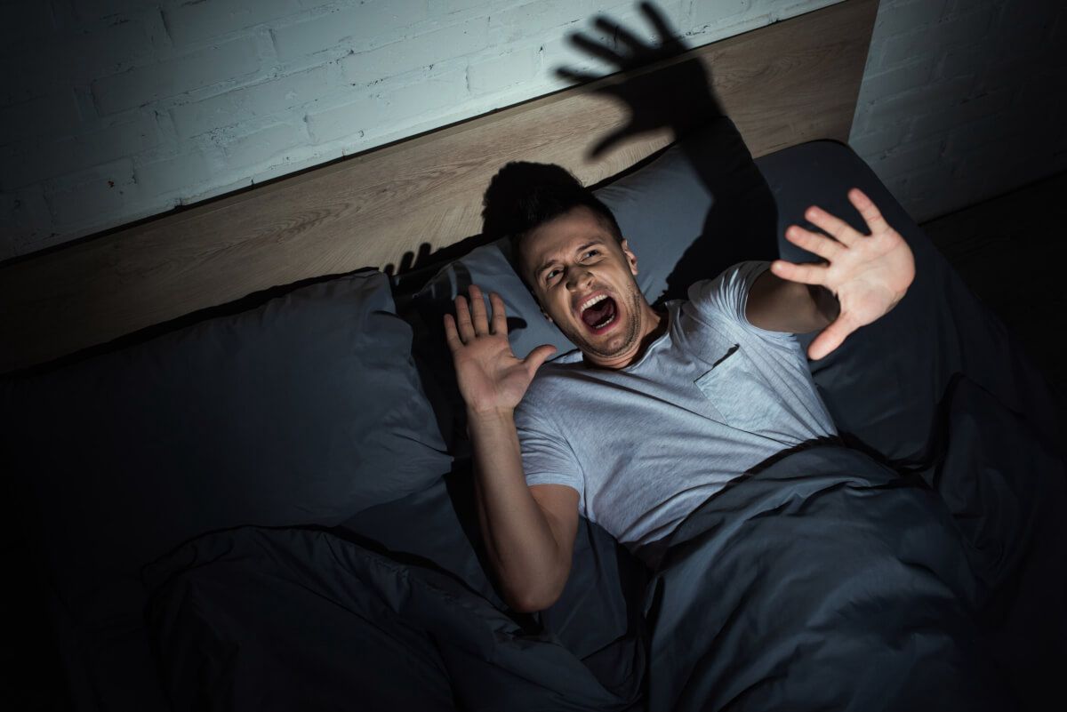 طبيب أردني يحذر من صدمة الاستيقاظ المفاجئ 