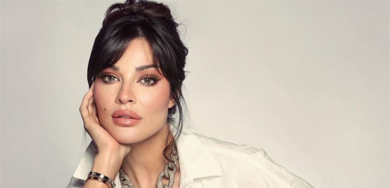 شاهد   ..  "نادين نجيم" تشعل مواقع التواصل بصورتها مع ولديها